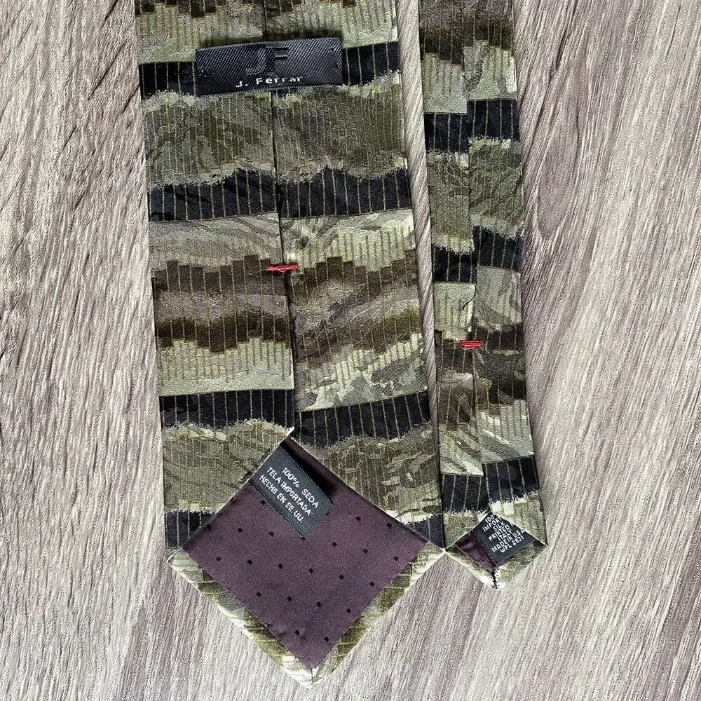 J. Ferrar Men's Necktie Silk Green Olive Artsy Abstract Satin Made in USA 56 x 4